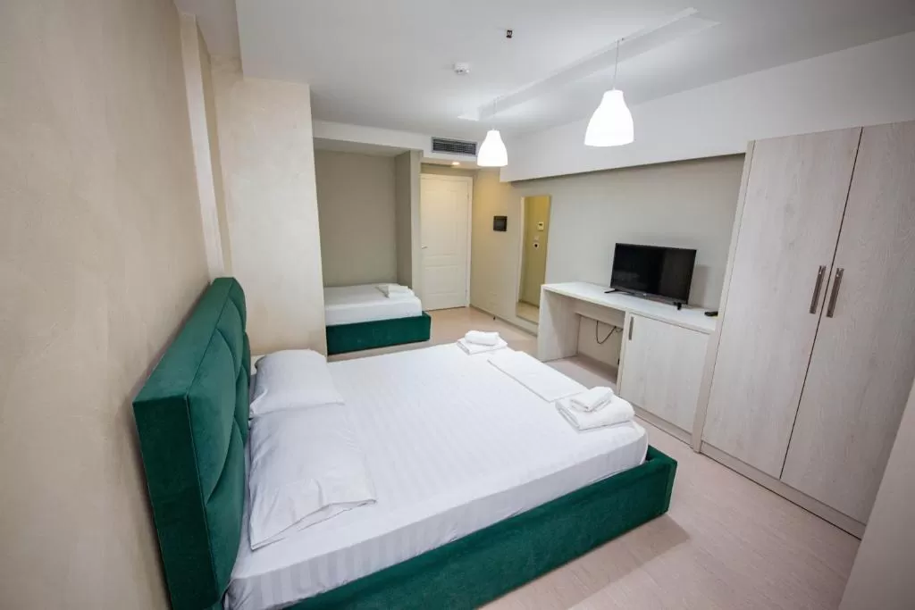 Miki 12 - STD TRPL 11.jpg